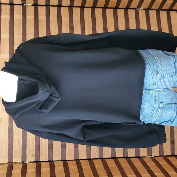 Nwt! Kendall and Kylie hoodie - Picture 2 of 12